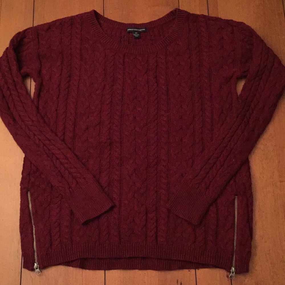 EUC American Eagle Outfitters sweater size Small